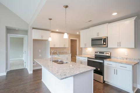 123 Pinnacle Point Ln, Tullahoma, TN 37388
