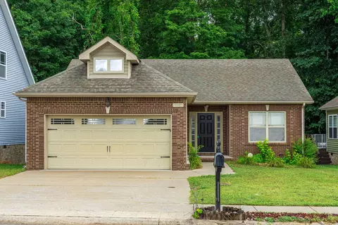 313 David Dr, Clarksville, TN 37040