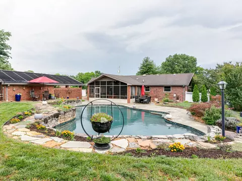 211 Mcnickle Dr, Smyrna, TN 37167
