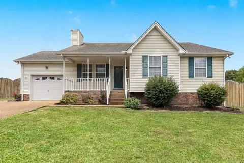 1020 Glennie Lee Dr, Greenbrier, TN 37073