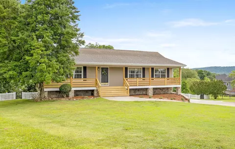 8 Pebblestone Dr, Ringgold, GA 30736