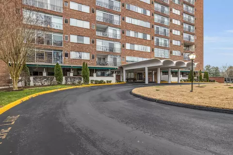 1414 Continental Dr #810, Chattanooga, TN 37405