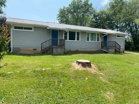 1302 Maple St, Greenbrier, TN 37073