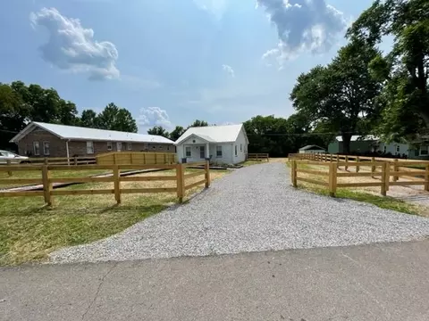 410 Westover Dr, Columbia, TN 38401