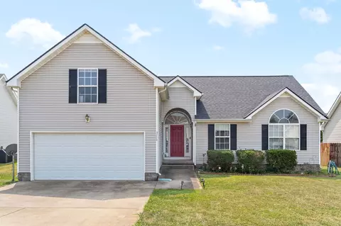 3774 Bret Dr, Clarksville, TN 37040