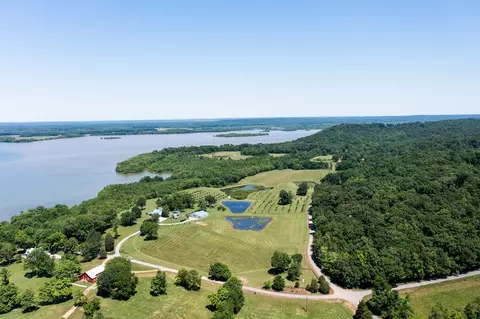 2620 Sycamore Landing Rd, Waverly, TN 37185