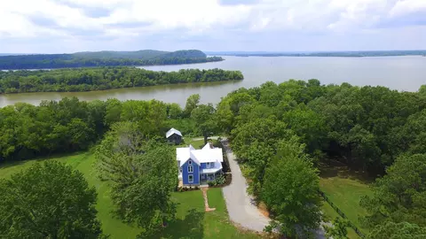 2661 Sycamore Landing Rd, Waverly, TN 37185