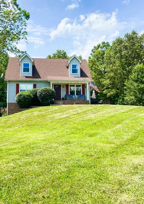 3590 Moore Hollow Rd, Woodlawn, TN 37191