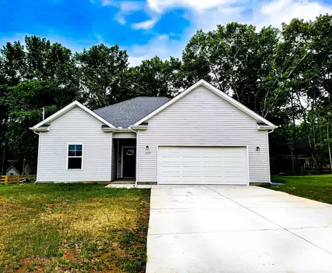 335 Hilltop Dr, Shelbyville, TN 37160