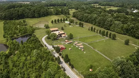 342 Buck Graves Rd, Westmoreland, TN 37186