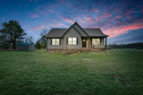 1368 Wixtown Rd, Westmoreland, TN 37186