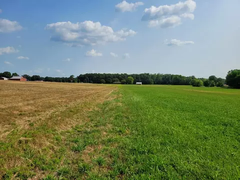 2 Shady Grove Rd, Morrison, TN 37357
