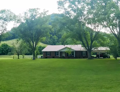 315 Little Creek Rd, Pleasant Shade, TN 37145