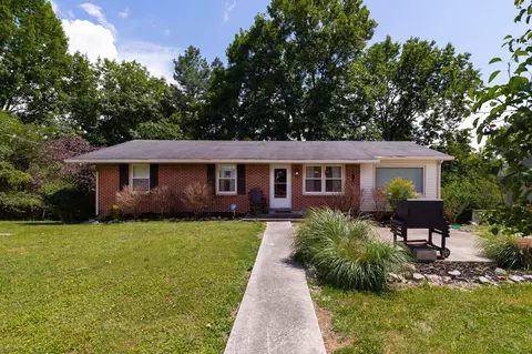 75 County House Cir, Carthage, TN 37030