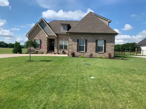 1566 N Side Dr, Murfreesboro, TN 37130