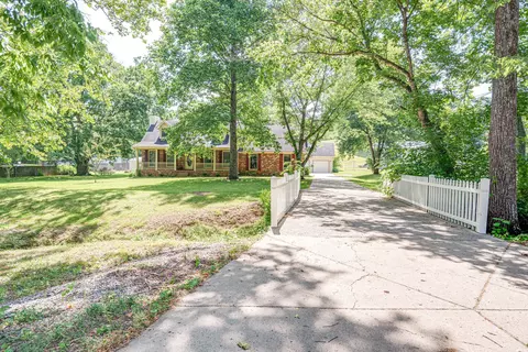 408 Dry Creek Rd, Goodlettsville, TN 37072