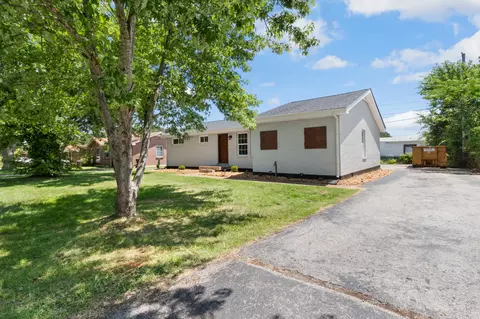 811 Glendale Dr, Clarksville, TN 37043