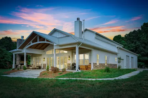 2775 Dunlap Rd, Duck River, TN 38454