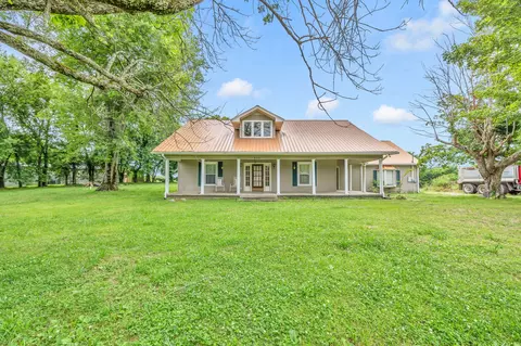 445 Grant Hwy, Gordonsville, TN 38563