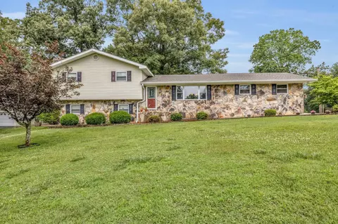 318 Ricky Dr, Dalton, GA 30721
