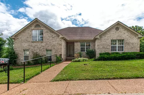 7804 Harpeth View Dr, Nashville, TN 37221