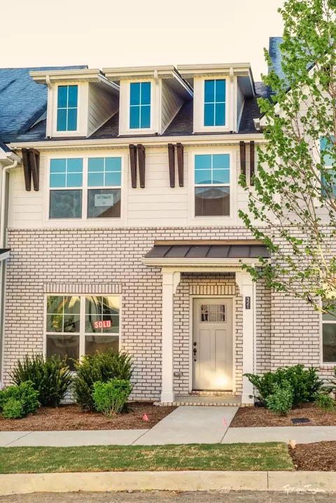 213 Dameron Dr, Hendersonville, TN 37075