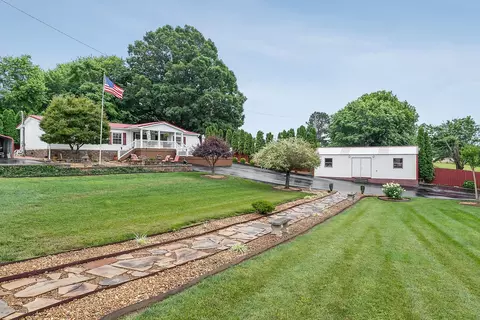 379 Howard Redmon Rd, Sparta, TN 38583