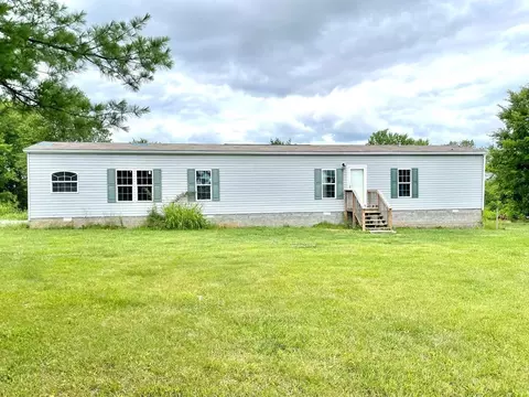2585 Loop Ln, Gracey, KY 42232
