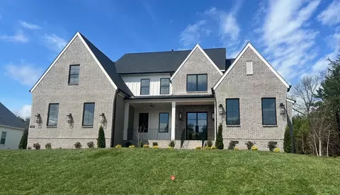 1031 Sinatra Dr, Nolensville, TN 37135