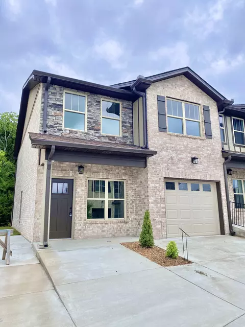 905 Villa Cir #905, Lebanon, TN 37090