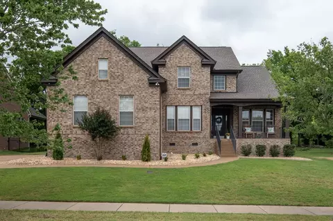 104 Tipperton Ct, Gallatin, TN 37066