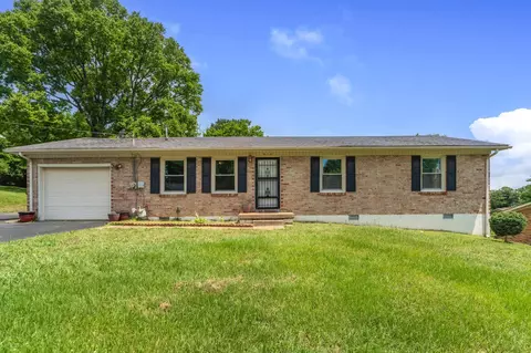 210 Gardendale Dr, Columbia, TN 38401