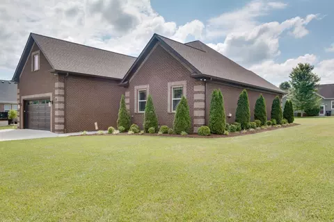 18 Blue Sky Ct, Tullahoma, TN 37388
