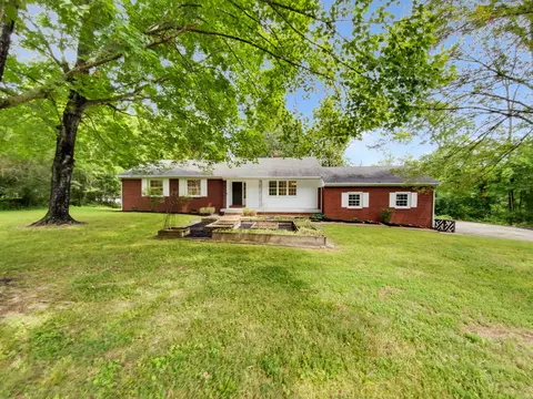 505 Woodland Dr, Clarksville, TN 37043