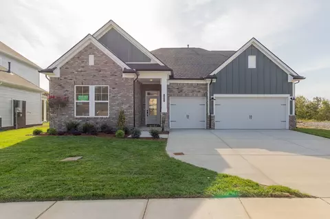 1051 Inez Dr, Smyrna, TN 37167