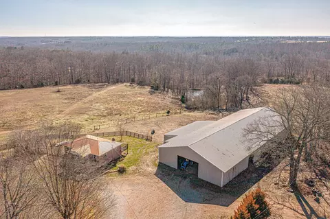 10156 N Tidwell Rd, Bon Aqua, TN 37025