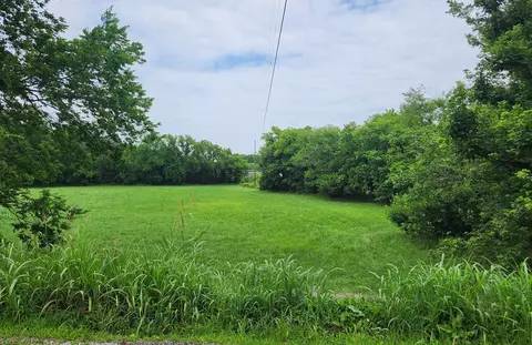 36 Old Highway 31 E, Bethpage, TN 37022 photo 10
