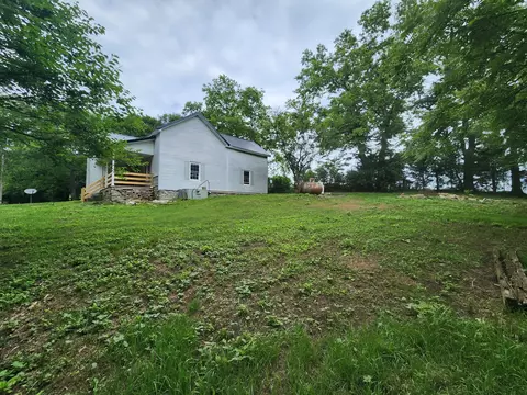 36 Old Highway 31 E, Bethpage, TN 37022 photo 2