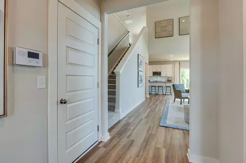 623 Ballard Dr, White House, TN 37188