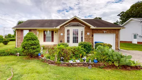 602 Corinth Ct, Clarksville, TN 37040