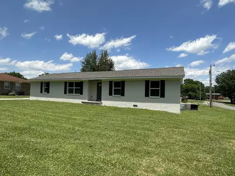 900 Sunset Dr, Mcminnville, TN 37110