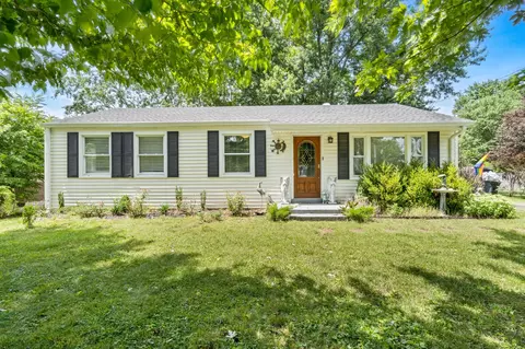 1023 W College St, Greenbrier, TN 37073