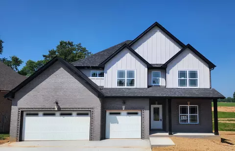 1722 Oak Forest Dr, Clarksville, TN 37043