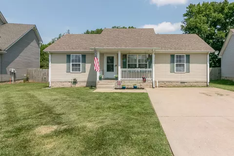 569 Oakmont Dr, Clarksville, TN 37042