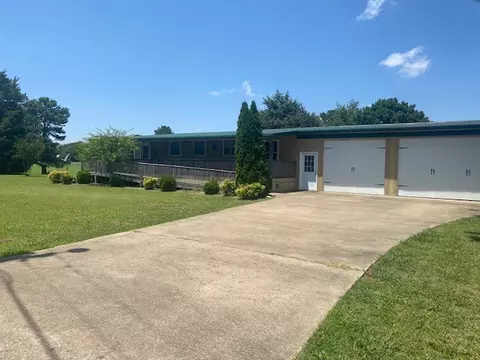 25 Smith Ln, Loretto, TN 38469