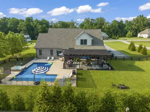 7309 Stirrup Ln, Fairview, TN 37062