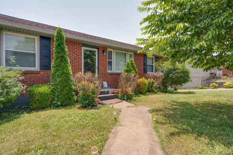 3933 Plantation Dr, Hermitage, TN 37076