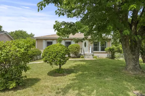 813 Perry Dr, Springfield, TN 37172 photo 3