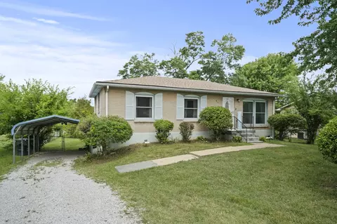 813 Perry Dr, Springfield, TN 37172 photo 2