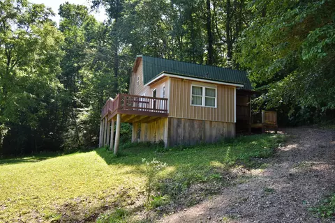 1122 Little Spring Creek Rd, Linden, TN 37096